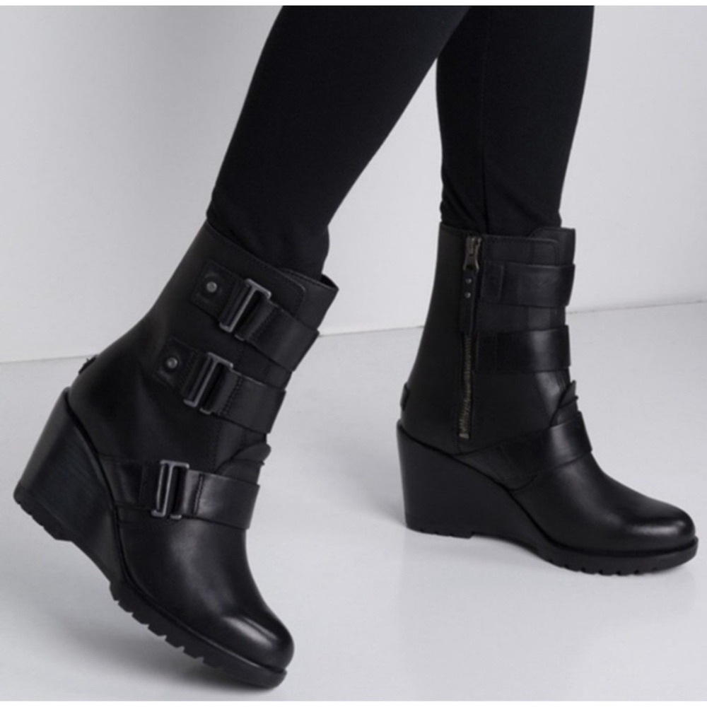 Sorel After Hours Wedge Ankle‎ Boots Triple Buckle Strap Leather Black 8.5